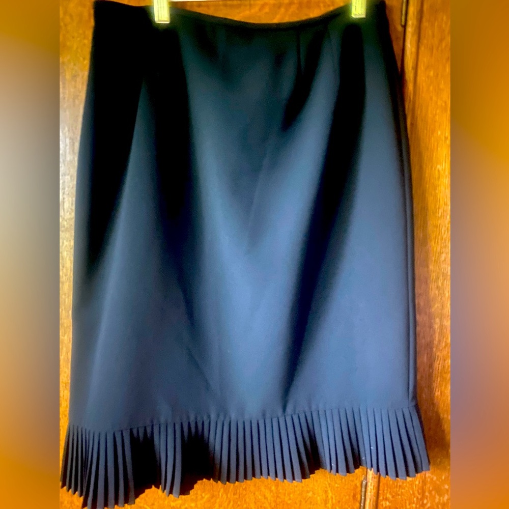 Classy Le Suit Black Skirt with frill Size 12
